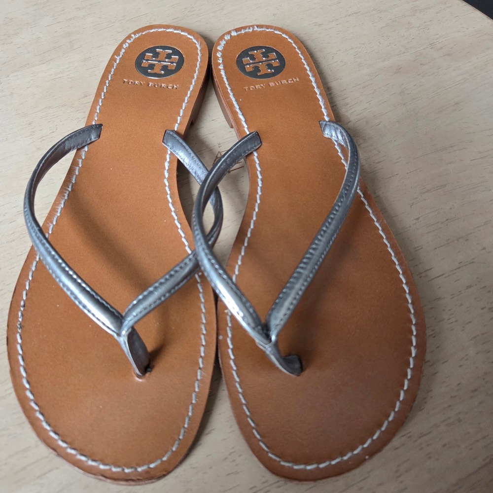 Tory Burch Abitha Metallic Silver Leather Flip Flop Sandals Women Size 10.5 READ